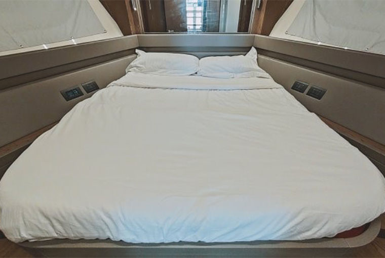 Ferretti Yachts 550 